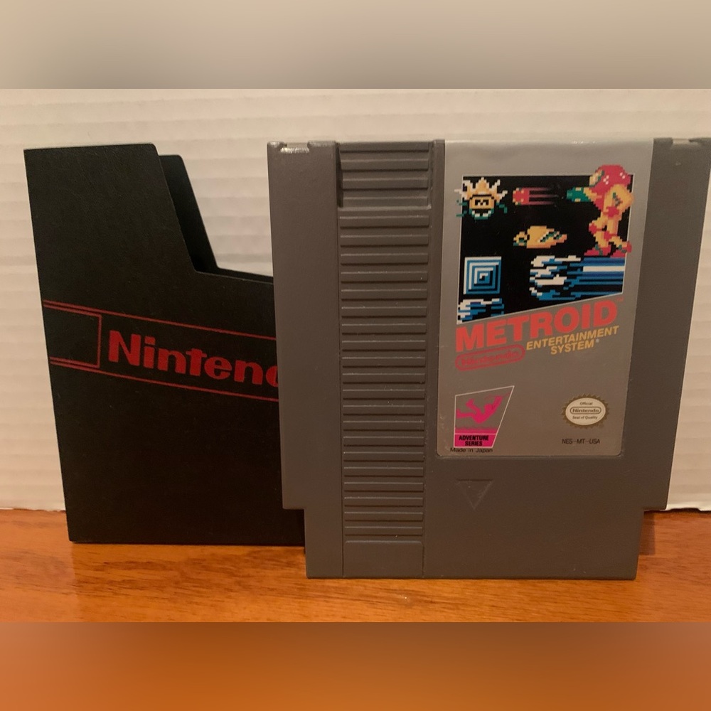 Nintendo Metroid NES Cartridge with Sleeve - Gray and Black